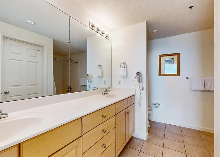 Holiday home Fantastic On 11th Floor With Gorgeous Views Of The Water Shared Pool Hot Tub